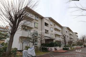 神宮東パークハイツ3号棟の外観（北東側から）