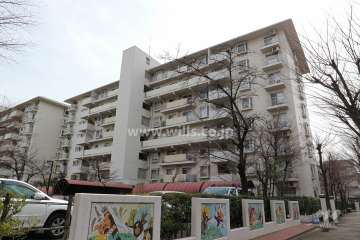 神宮東パークハイツ4号棟の外観（北西側から）