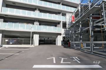 駐車場出入り口