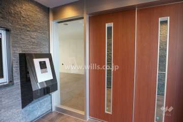 エントランスはオートロック付です。