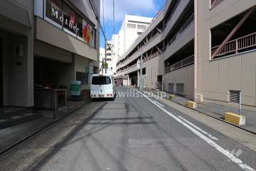 敷地北東側の前面道路