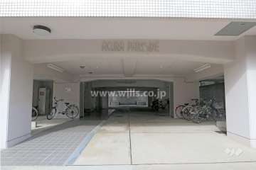 駐車場出入り口