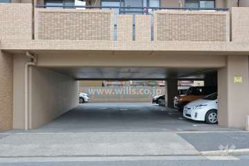 駐車場出入り口