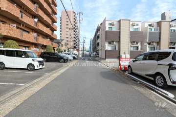 敷地南側の前面道路