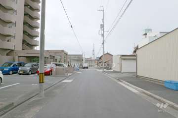 敷地北側の前面道路