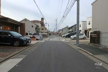 敷地北側の前面道路