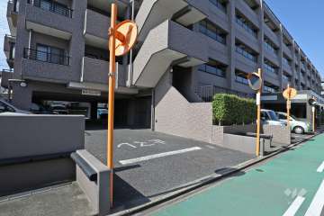 駐車場の出入り口