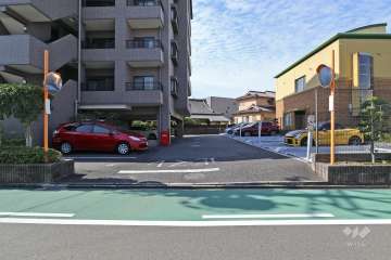 駐車場の出入り口