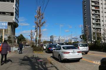 敷地北西側の前面道路