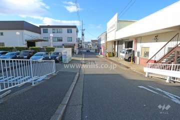 敷地北東側の前面道路