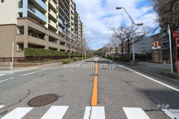 敷地南東側の前面道路