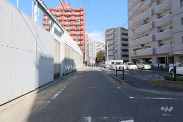 敷地北西側の前面道路