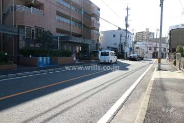 敷地北西側の前面道路