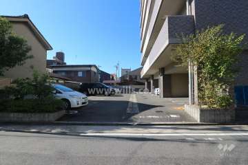 駐車場出入り口・敷地内駐車場（屋内平面式、屋外平面式）