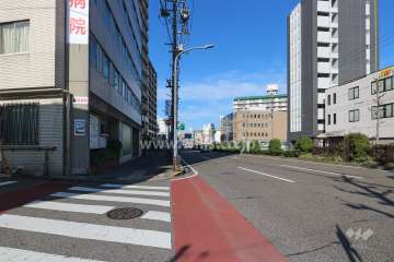敷地北東側の前面道路