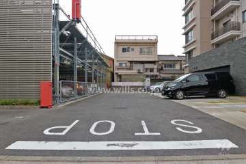 駐車場出入り口