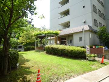集会所前の広場