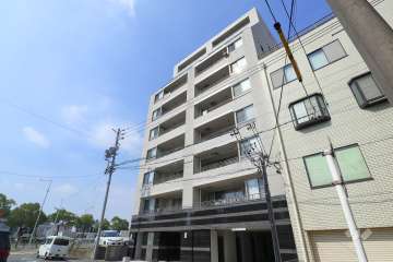 グランマノワール伝馬町の外観（南東側から）