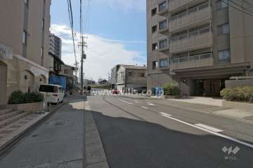 敷地東側の前面道路