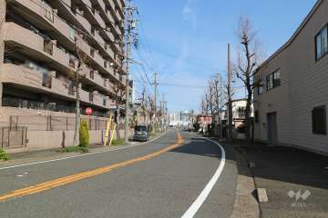 敷地南東側の前面道路