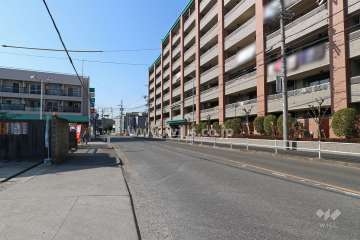 敷地南側の前面道路