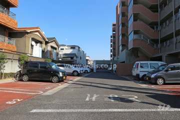 駐車場出入り口・敷地内駐車場（屋外平面式）