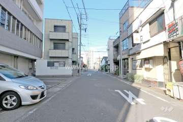 敷地東側の前面道路