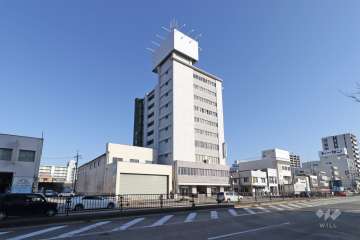 うえむらマンションの外観（南西側から）