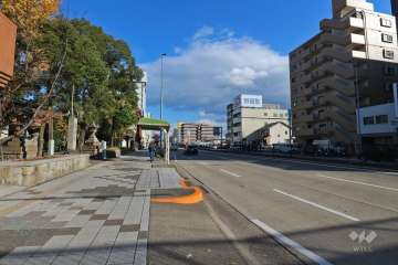 敷地南側は国道1号に面しています。