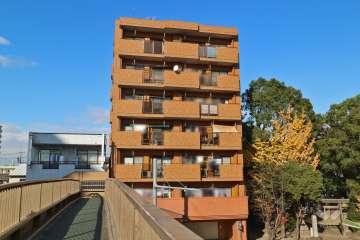 ライオンズマンション白鳥西公園の外観（南西側から）