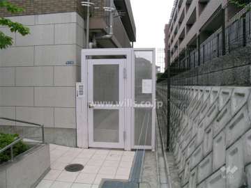 駐輪場入り口