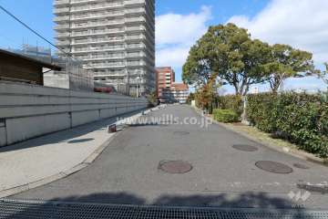 駐車場出入り口