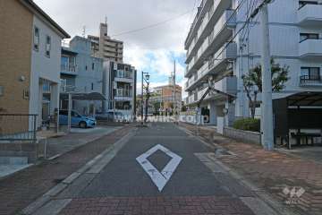 敷地南東側の前面道路