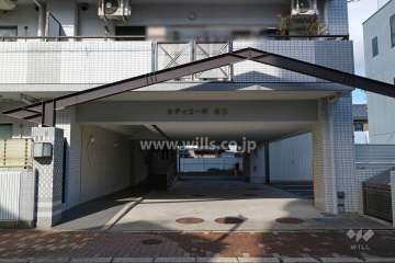 駐車場出入り口・敷地内駐車場（屋内平面式、屋外平面式）