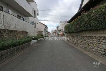 敷地北西側の前面道路