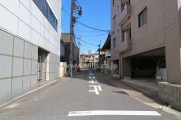 敷地北西側の前面道路