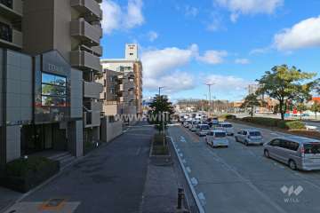 敷地北東側の前面道路