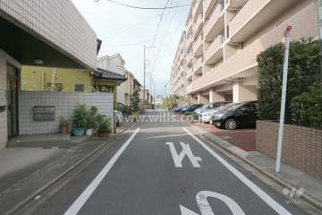 敷地南西側の前面道路