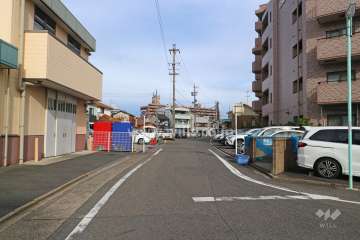 敷地北西側の前面道路