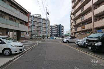 敷地南側の前面道路