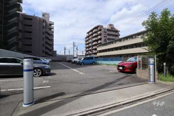 駐車場の出入り口