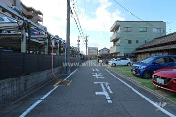 敷地北側の前面道路