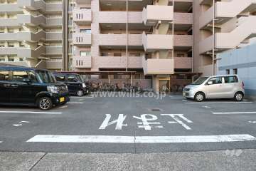 駐車場出入り口・敷地内駐車場（屋外平面式）