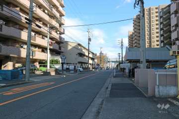 敷地北側の前面道路