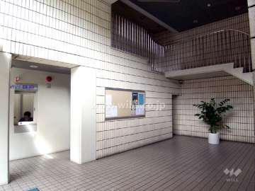 管理人室(裏にメールボックスがあります)