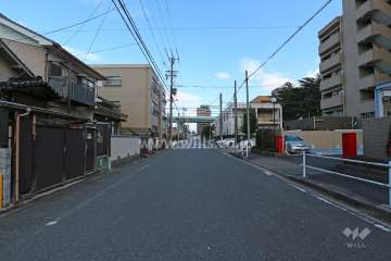 敷地北側の前面道路