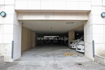 駐車場出入り口