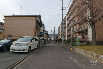 敷地南側の前面道路