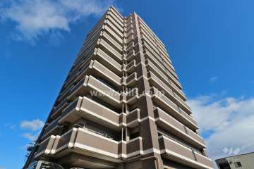 クレステージエール六番の外観（南西側から）