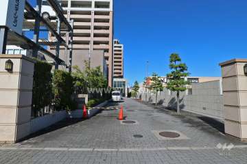 敷地入り口